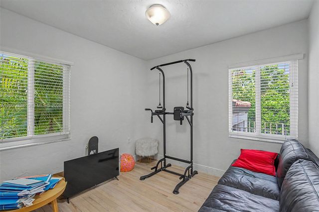702 Boabadilla, Coral Gables, FL 33134