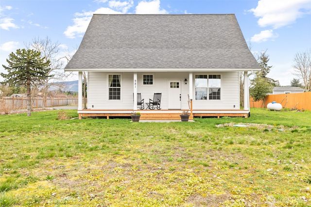 981 W Hendrickson Road, Sequim, WA 98382