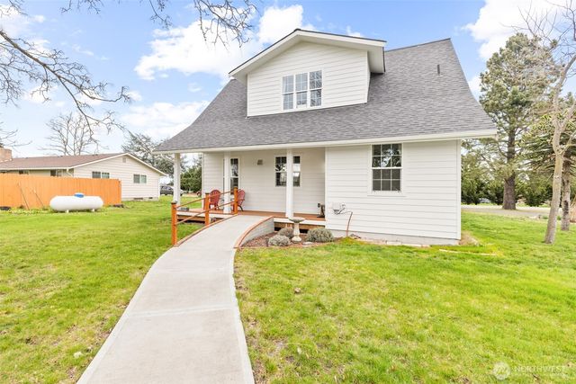981 W Hendrickson Road, Sequim, WA 98382