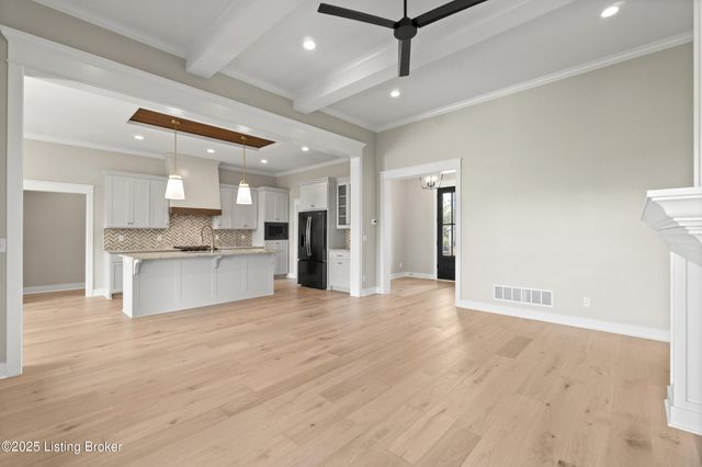 13424 Riggs Lake Ln, Louisville, KY 40299