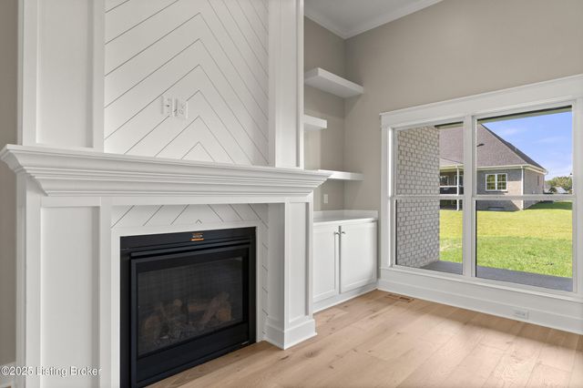 13424 Riggs Lake Ln, Louisville, KY 40299