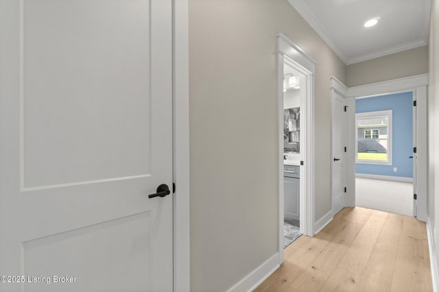 13424 Riggs Lake Ln, Louisville, KY 40299