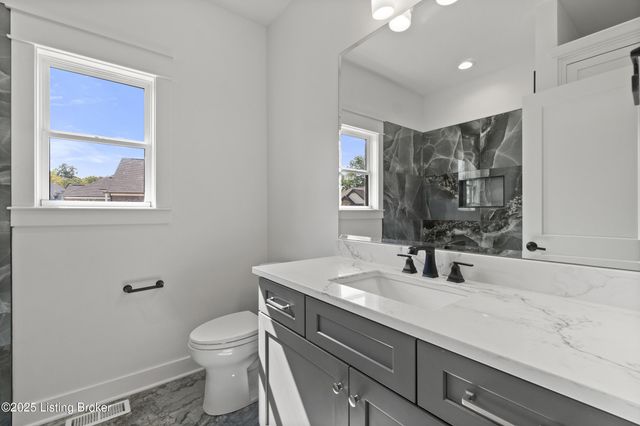 13424 Riggs Lake Ln, Louisville, KY 40299