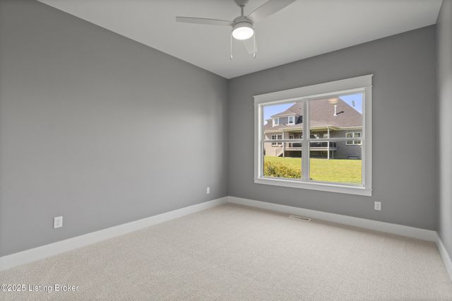 13424 Riggs Lake Ln, Louisville, KY 40299