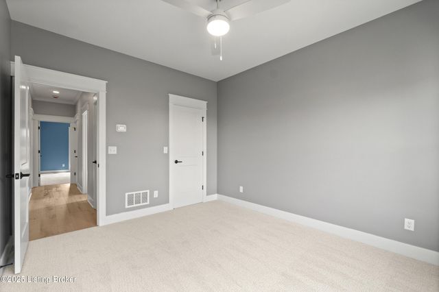 13424 Riggs Lake Ln, Louisville, KY 40299