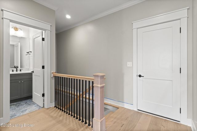 13424 Riggs Lake Ln, Louisville, KY 40299