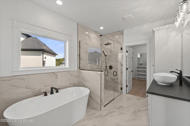 13424 Riggs Lake Ln, Louisville, KY 40299