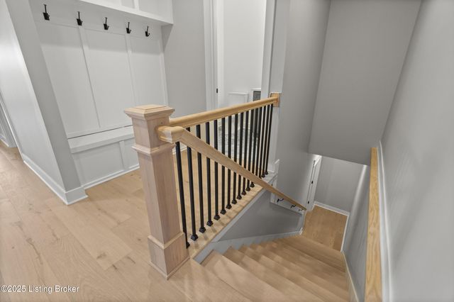 13424 Riggs Lake Ln, Louisville, KY 40299