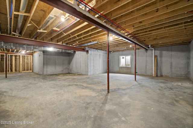 13424 Riggs Lake Ln, Louisville, KY 40299