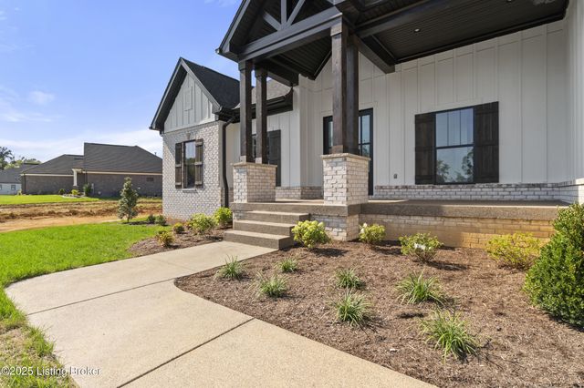 13424 Riggs Lake Ln, Louisville, KY 40299