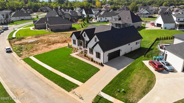 13424 Riggs Lake Ln, Louisville, KY 40299