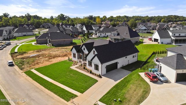 13424 Riggs Lake Ln, Louisville, KY 40299