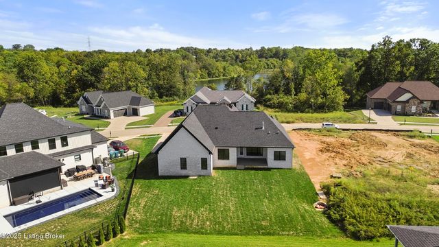 13424 Riggs Lake Ln, Louisville, KY 40299