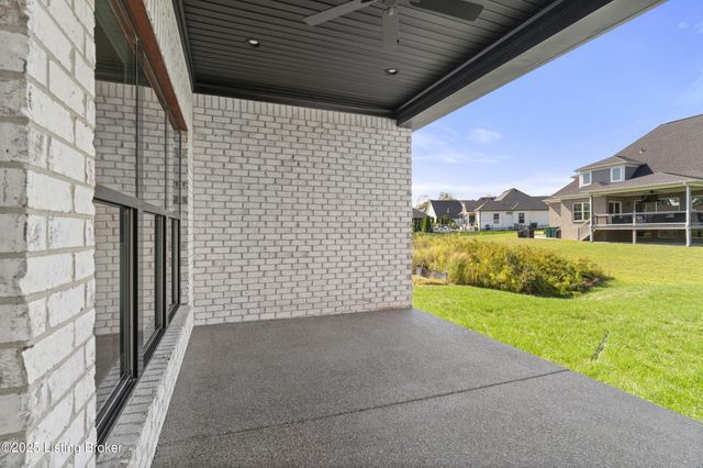 13424 Riggs Lake Ln, Louisville, KY 40299