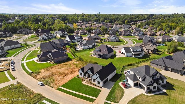 13424 Riggs Lake Ln, Louisville, KY 40299