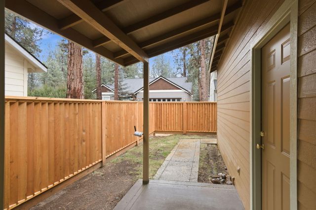 973 E Cascade Avenue, Sisters, OR 97759