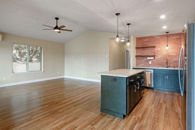 973 E Cascade Avenue, Sisters, OR 97759