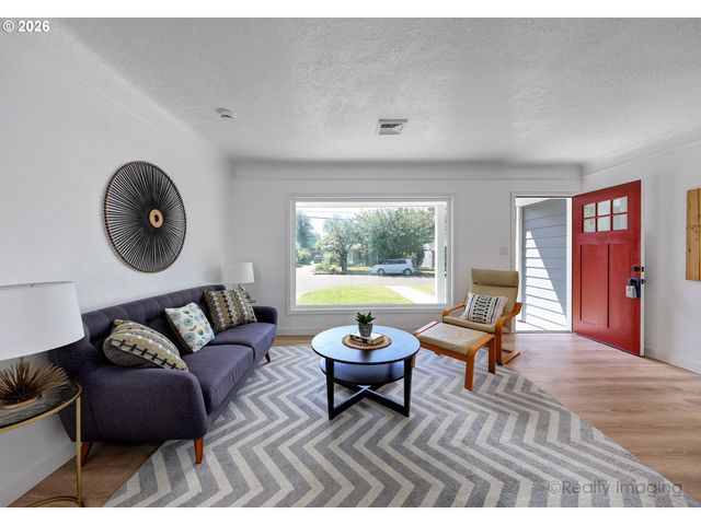 1637 HAWTHORNE St, Forest Grove, OR 97116