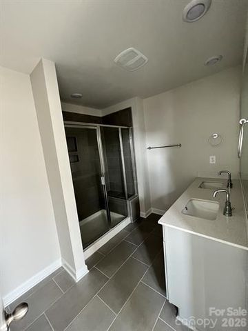 3754 Memorial Parkway, Charlotte, NC 28217