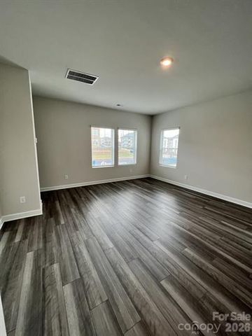 3754 Memorial Parkway, Charlotte, NC 28217