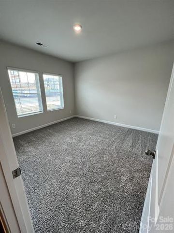 3754 Memorial Parkway, Charlotte, NC 28217