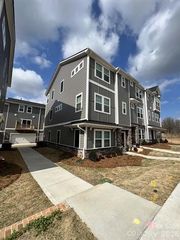 3754 Memorial Parkway, Charlotte, NC 28217