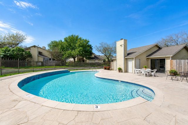 512 Eberhart LN 1205, Austin, TX 78745