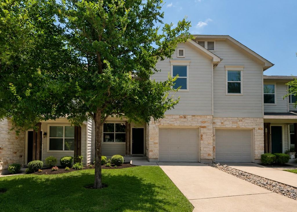 512 Eberhart LN 1205, Austin, TX 78745