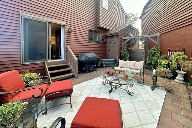 44 Hickory Hill Ct, Rockaway Twp., NJ 07866