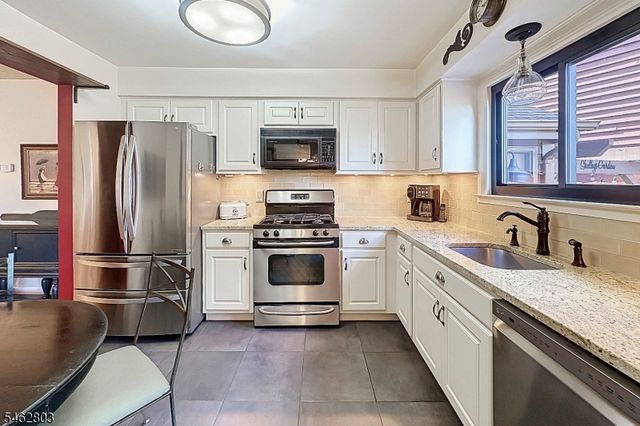 44 Hickory Hill Ct, Rockaway Twp., NJ 07866