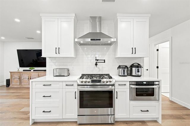 3745 1ST AVENUE N, St Petersburg, FL 33713