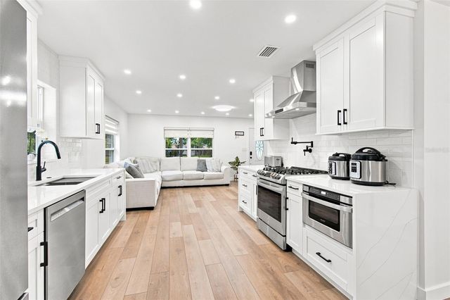 3745 1ST AVENUE N, St Petersburg, FL 33713