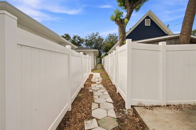 3745 1ST AVENUE N, St Petersburg, FL 33713