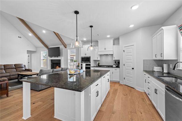 2104 Crandall Road, Pea Ridge, AR 72751
