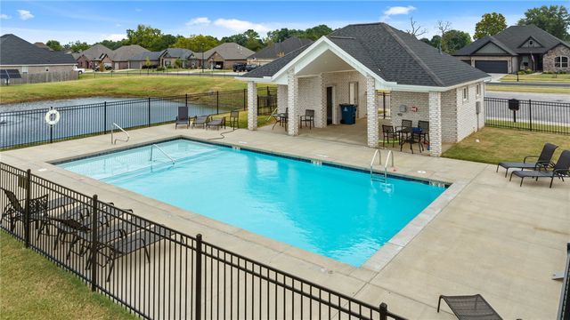 2104 Crandall Road, Pea Ridge, AR 72751