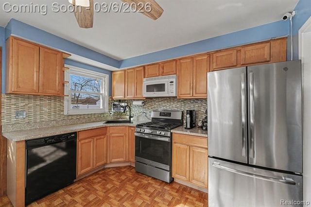 112 Brentwood Street, Inkster, MI 48141