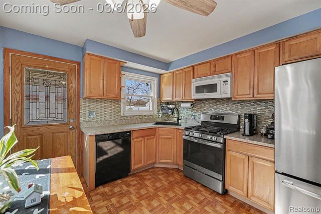 112 Brentwood Street, Inkster, MI 48141