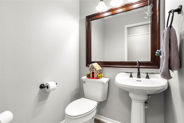 3905 Shady Creek Drive, Euless, TX 76040