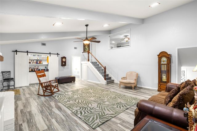 3905 Shady Creek Drive, Euless, TX 76040