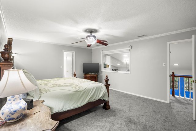 3905 Shady Creek Drive, Euless, TX 76040