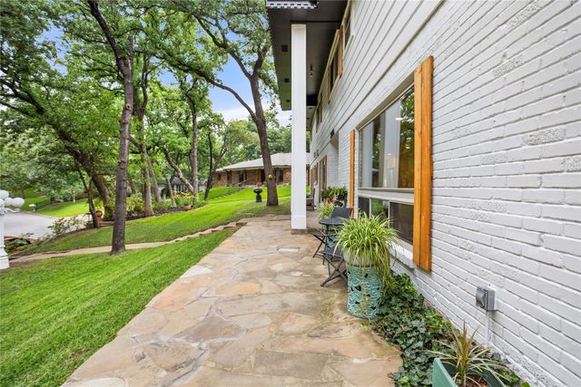 3905 Shady Creek Drive, Euless, TX 76040