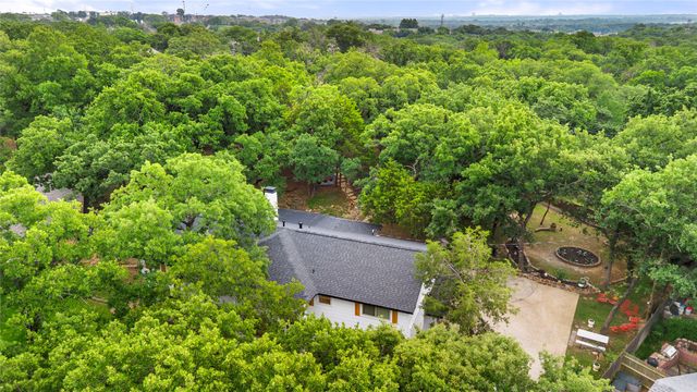 3905 Shady Creek Drive, Euless, TX 76040