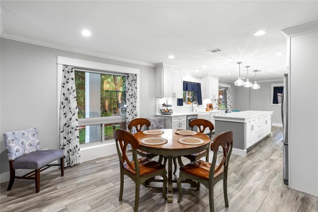 3905 Shady Creek Drive, Euless, TX 76040