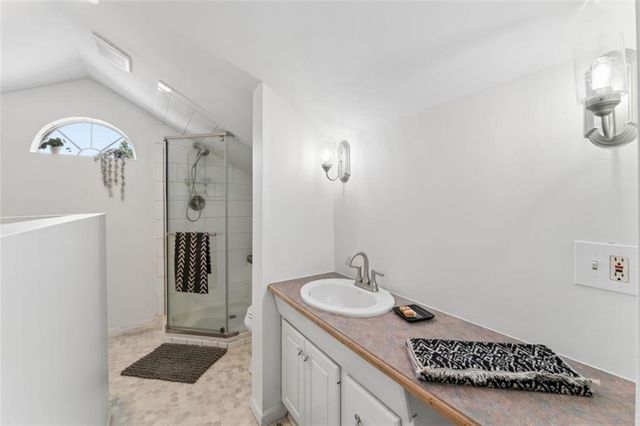 601 W 77th Street, Kansas City, MO 64114