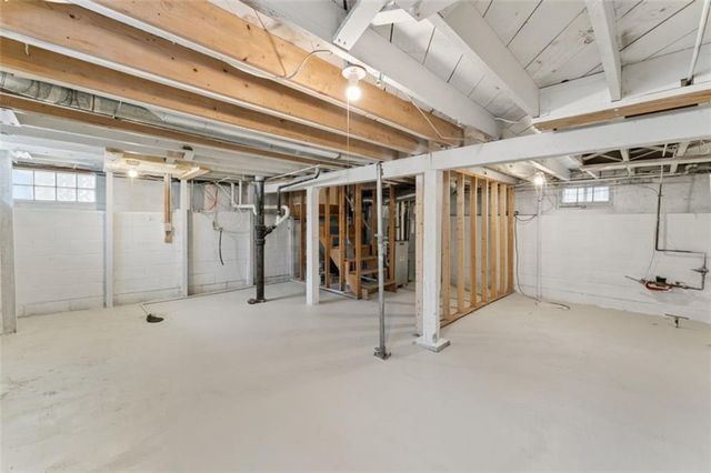 601 W 77th Street, Kansas City, MO 64114