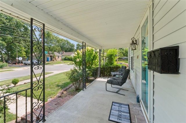 601 W 77th Street, Kansas City, MO 64114
