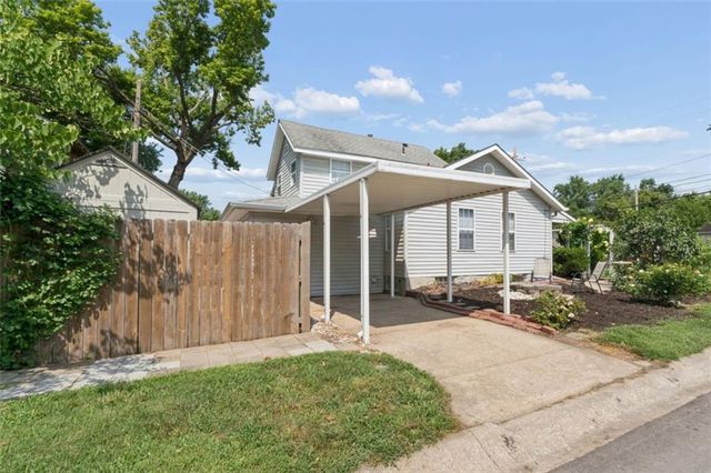 601 W 77th Street, Kansas City, MO 64114
