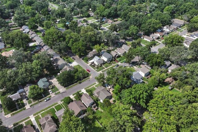 601 W 77th Street, Kansas City, MO 64114