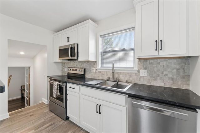 601 W 77th Street, Kansas City, MO 64114