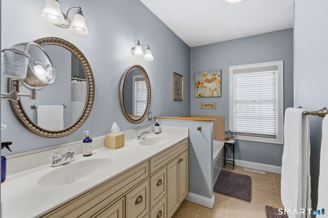 20 Sanford Ridge 20, East Granby, CT 06026